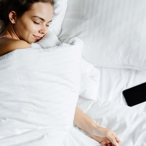 Śpij głęboko, budź się lekko: naturalne sposoby na naprawdę dobry sen